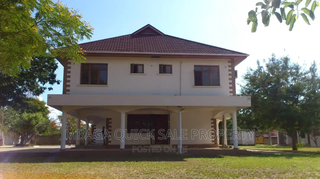 5bdrm House in Oyster Bay for rent
