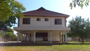 5bdrm House in Oyster Bay for rent