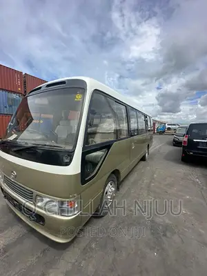 Toyota Coaster 2000 Gold