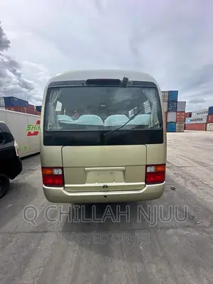 Toyota Coaster 2000 Gold