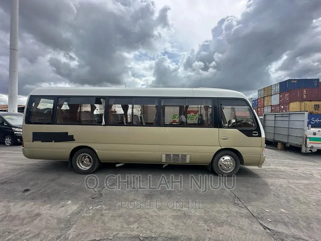 Toyota Coaster 2000 Gold