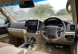 Toyota Land Cruiser 2016 White