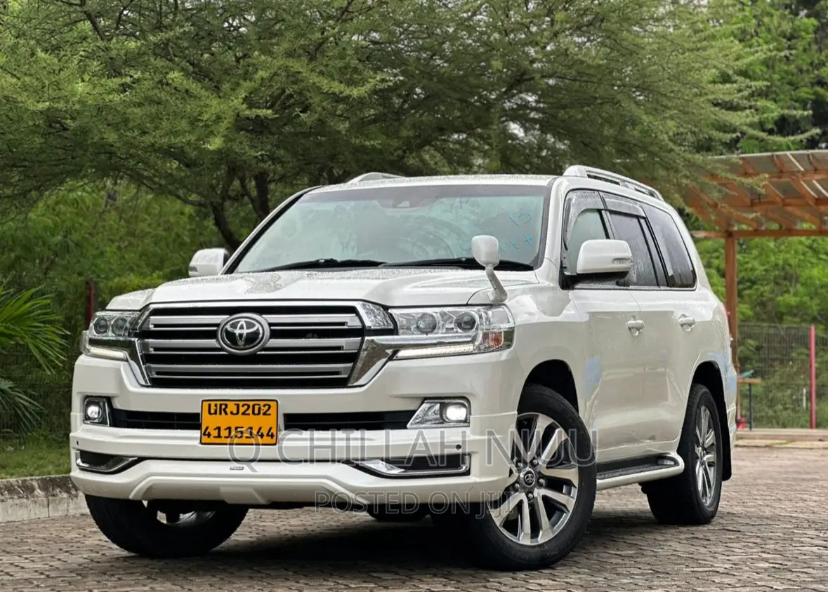 Toyota Land Cruiser 2016 White
