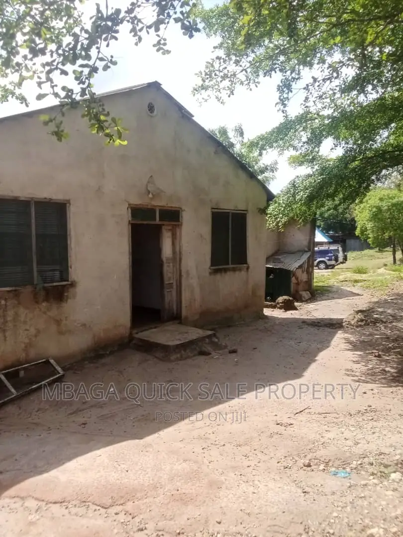 Kiwanja Kinauzwa Goba Kunguru