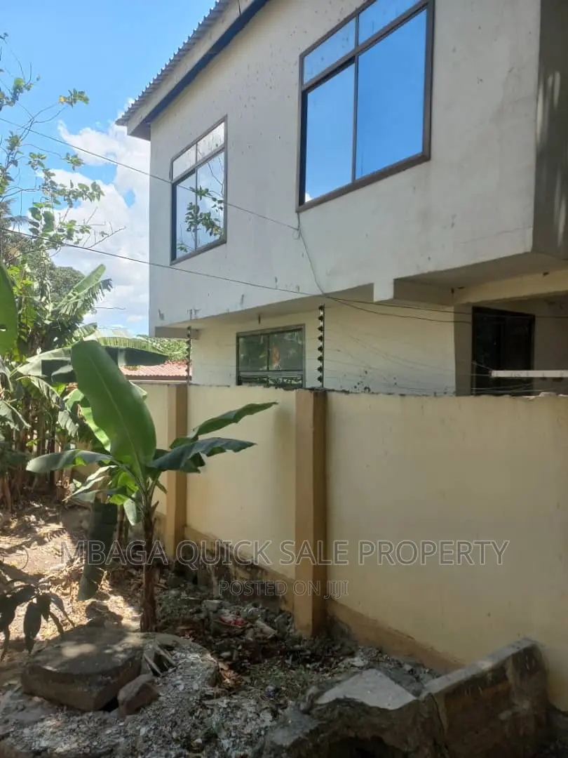 4bdrm House in Moroko, Kinondoni for sale