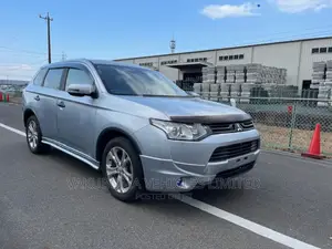 Mitsubishi Outlander 2013 Silver