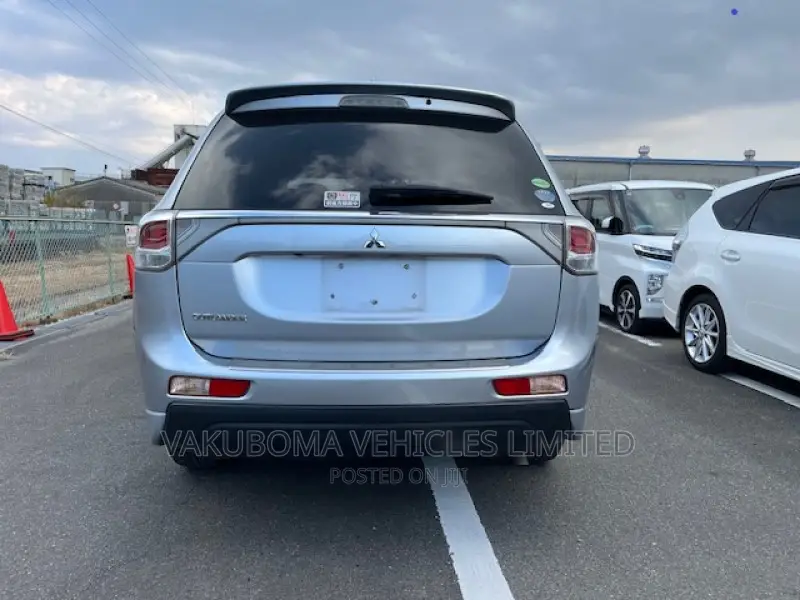 Mitsubishi Outlander 2013 Silver