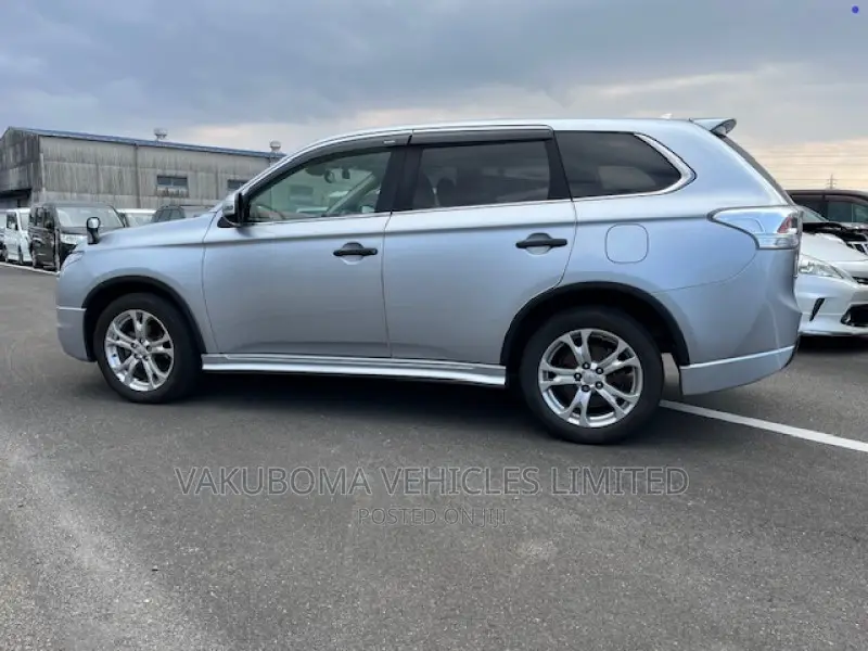 Mitsubishi Outlander 2013 Silver