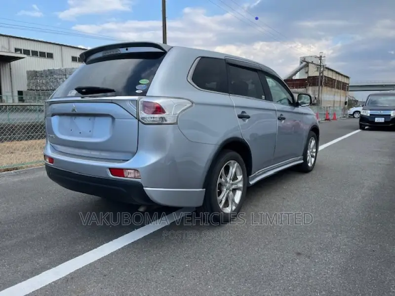 Mitsubishi Outlander 2013 Silver