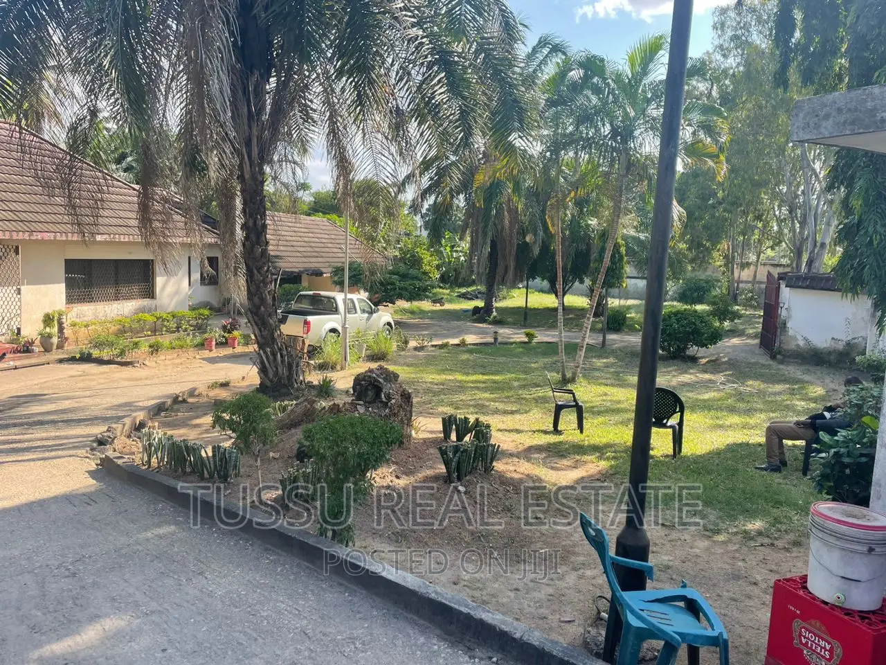 4bdrm Bungalow in Morroco Dsmblock 42, Kinondoni for sale
