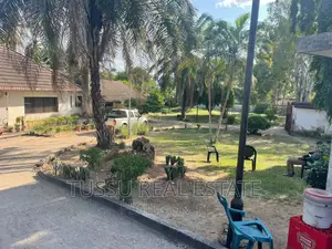 4bdrm Bungalow in Morroco Dsmblock 42, Kinondoni for sale