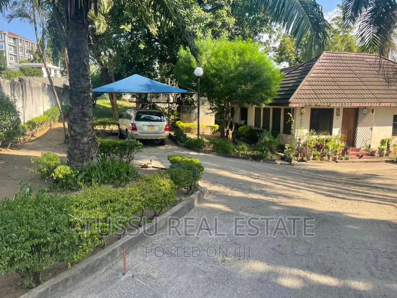 4bdrm Bungalow in Morroco Dsmblock 42, Kinondoni for sale