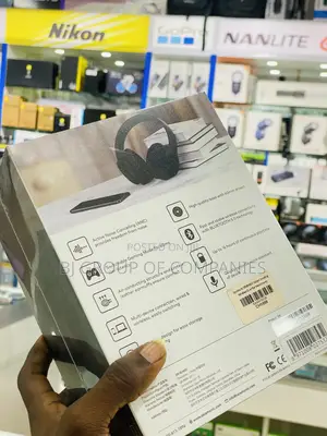 Saramonic Noise-Canceling Wireless Over-Ear Headphones