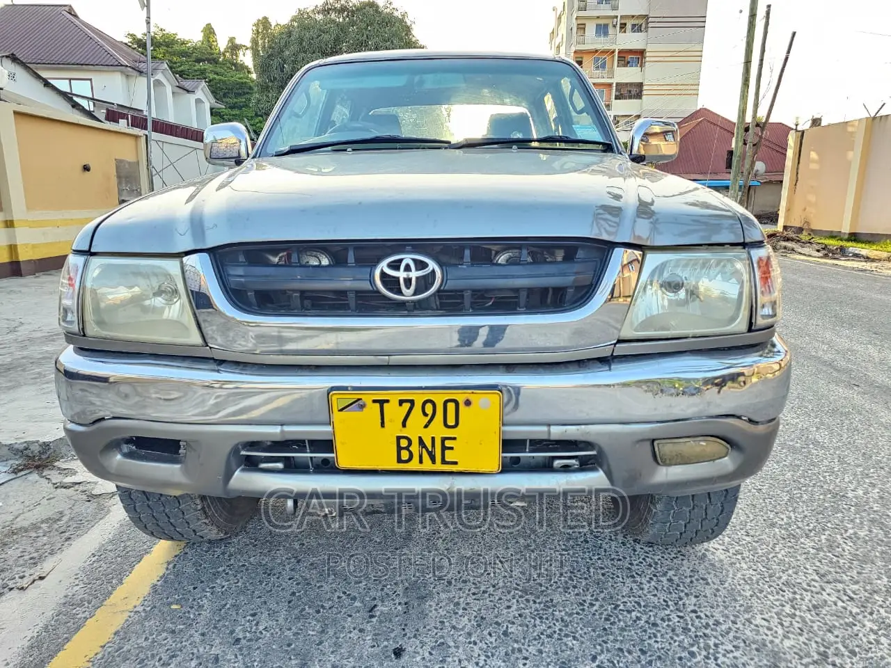 Toyota Hilux 2003 Gray