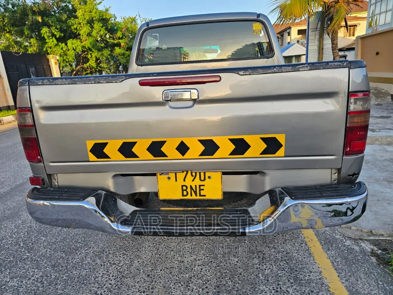 Toyota Hilux 2003 Gray