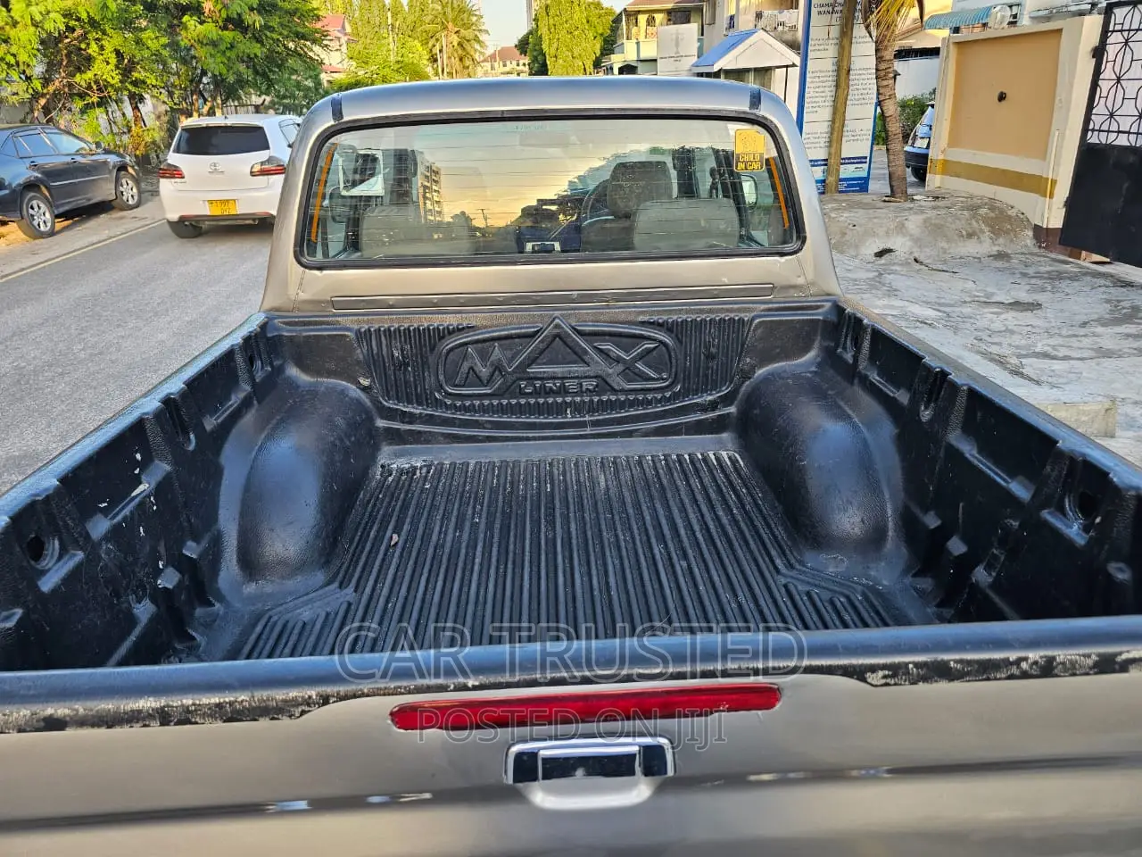 Toyota Hilux 2003 Gray