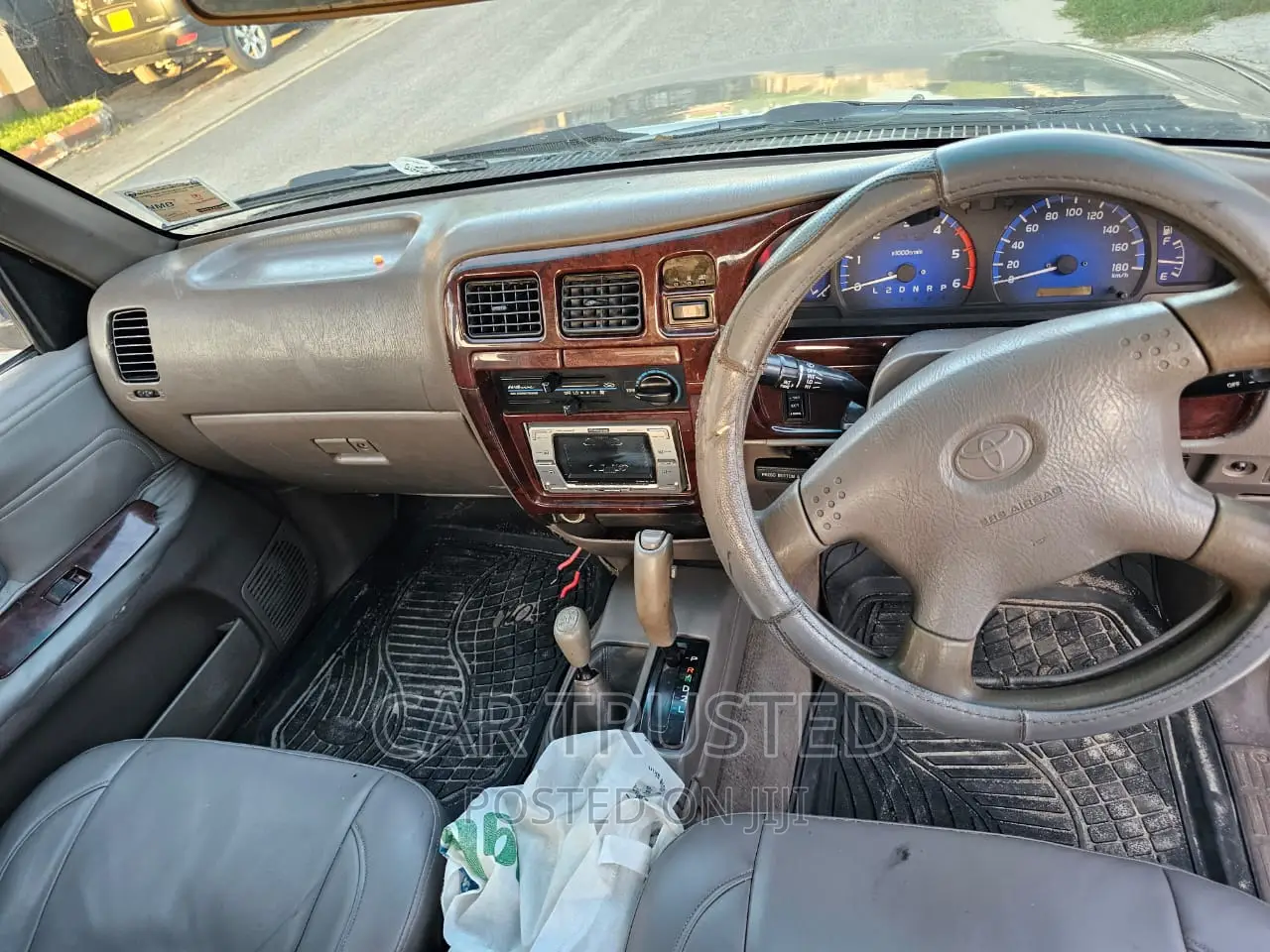 Toyota Hilux 2003 Gray