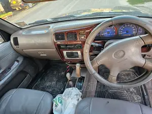 Toyota Hilux 2003 Gray