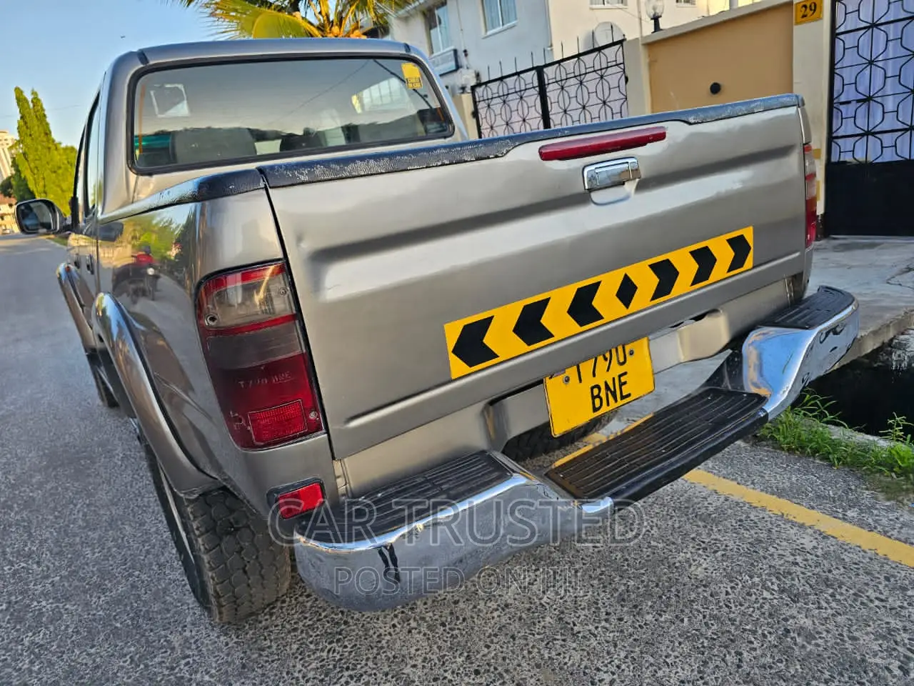 Toyota Hilux 2003 Gray