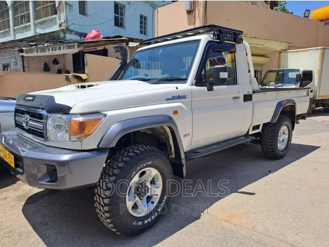 Toyota Land Cruiser 2019 White