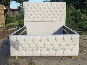Bed Sofa 5,6 Nzuri Sana