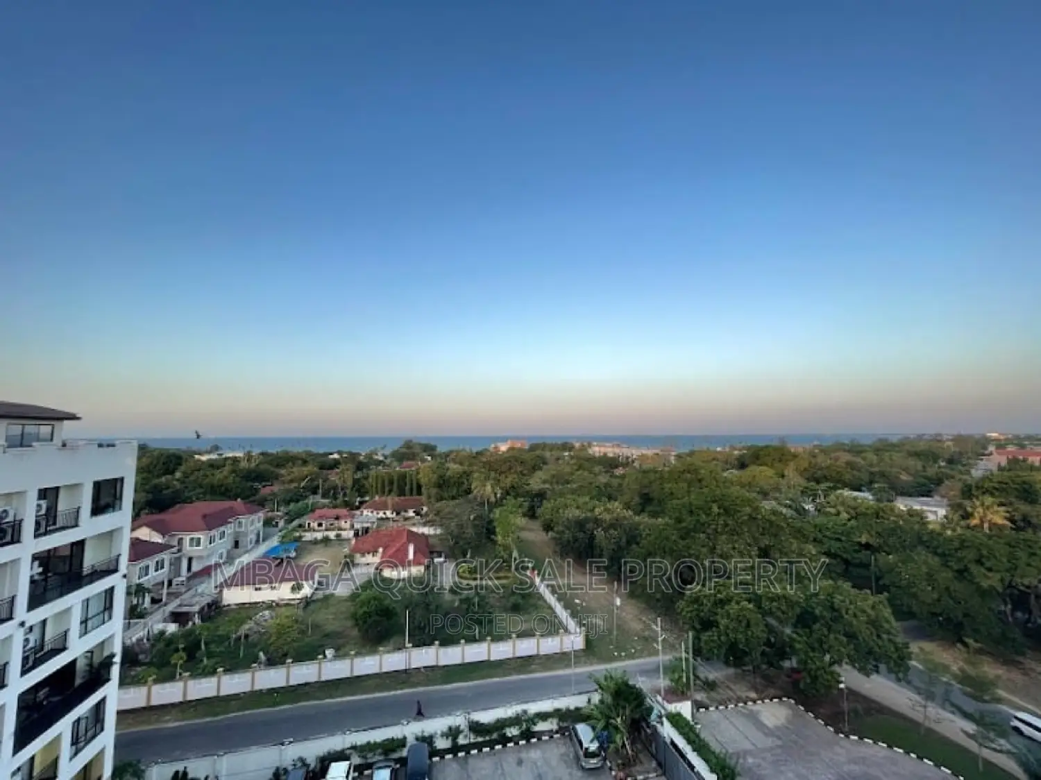 20bdrm Apartment in Oyster Bay for sale