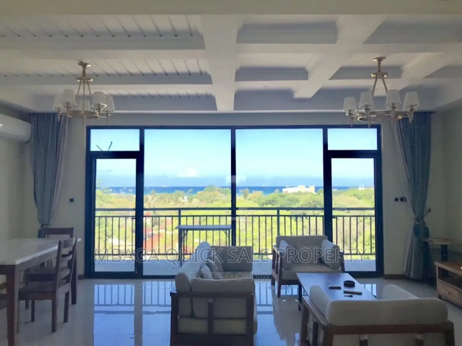 20bdrm Apartment in Oyster Bay for sale
