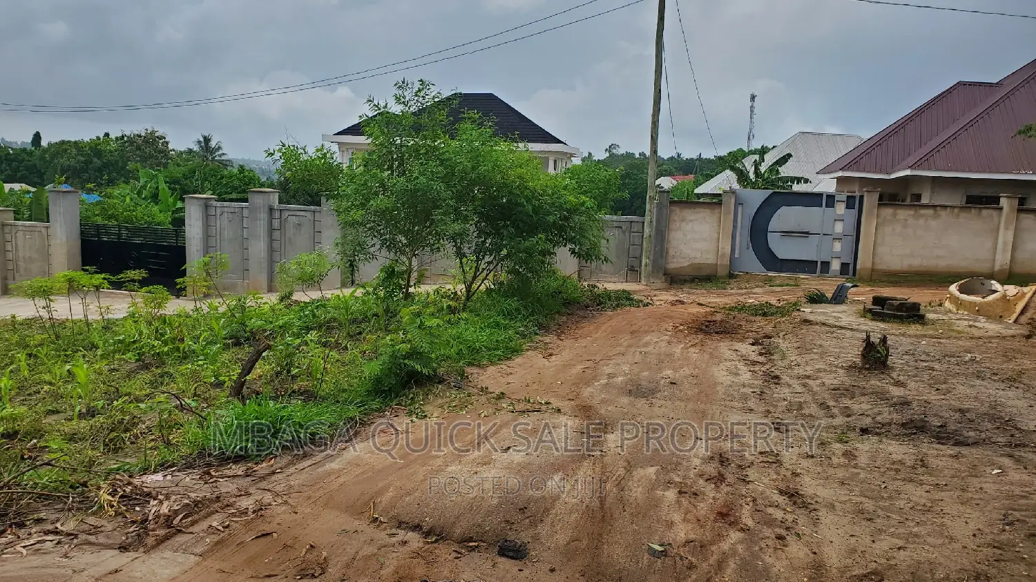 Plot Inauzwa Madale Mivumoni