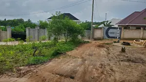 Plot Inauzwa Madale Mivumoni