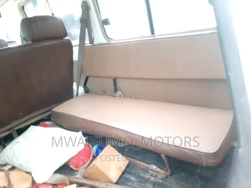 Toyota Land Cruiser 2004 White
