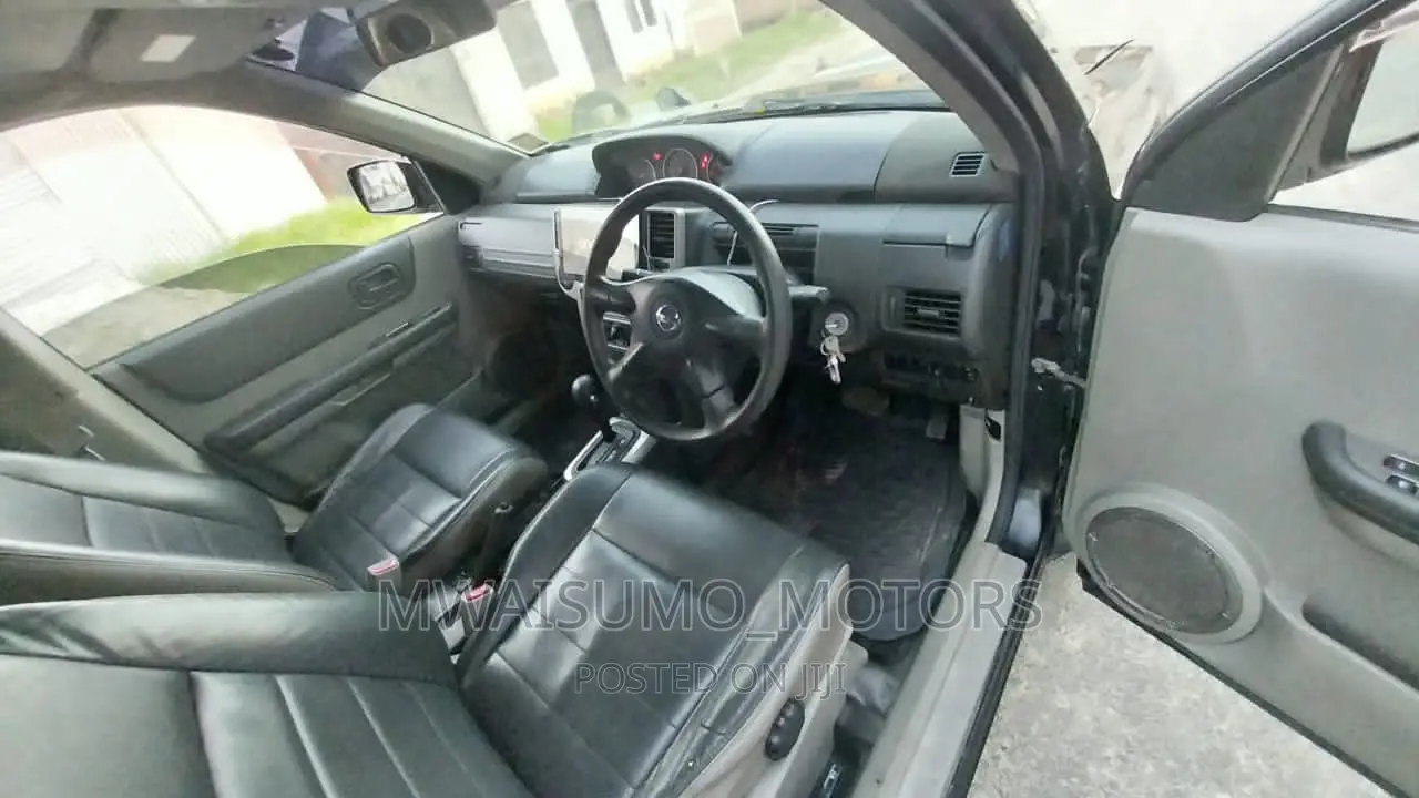 Nissan X-Trail 2004 Black