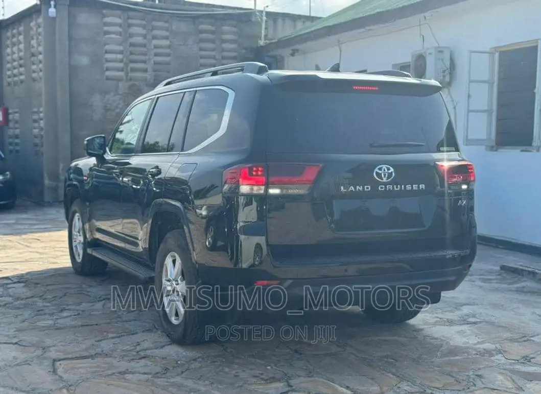 Toyota Land Cruiser 2022 Black