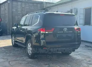 Toyota Land Cruiser 2022 Black