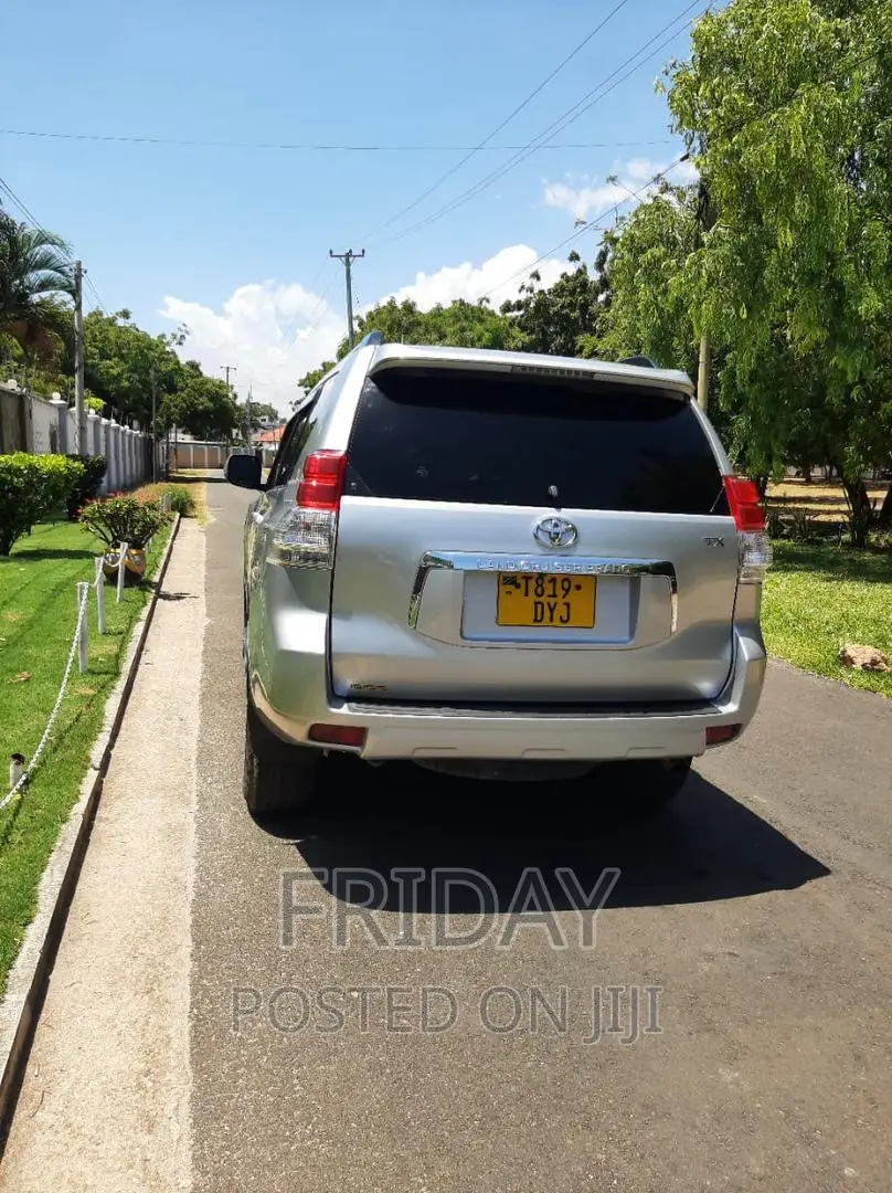 Toyota Land Cruiser Prado 2010 White