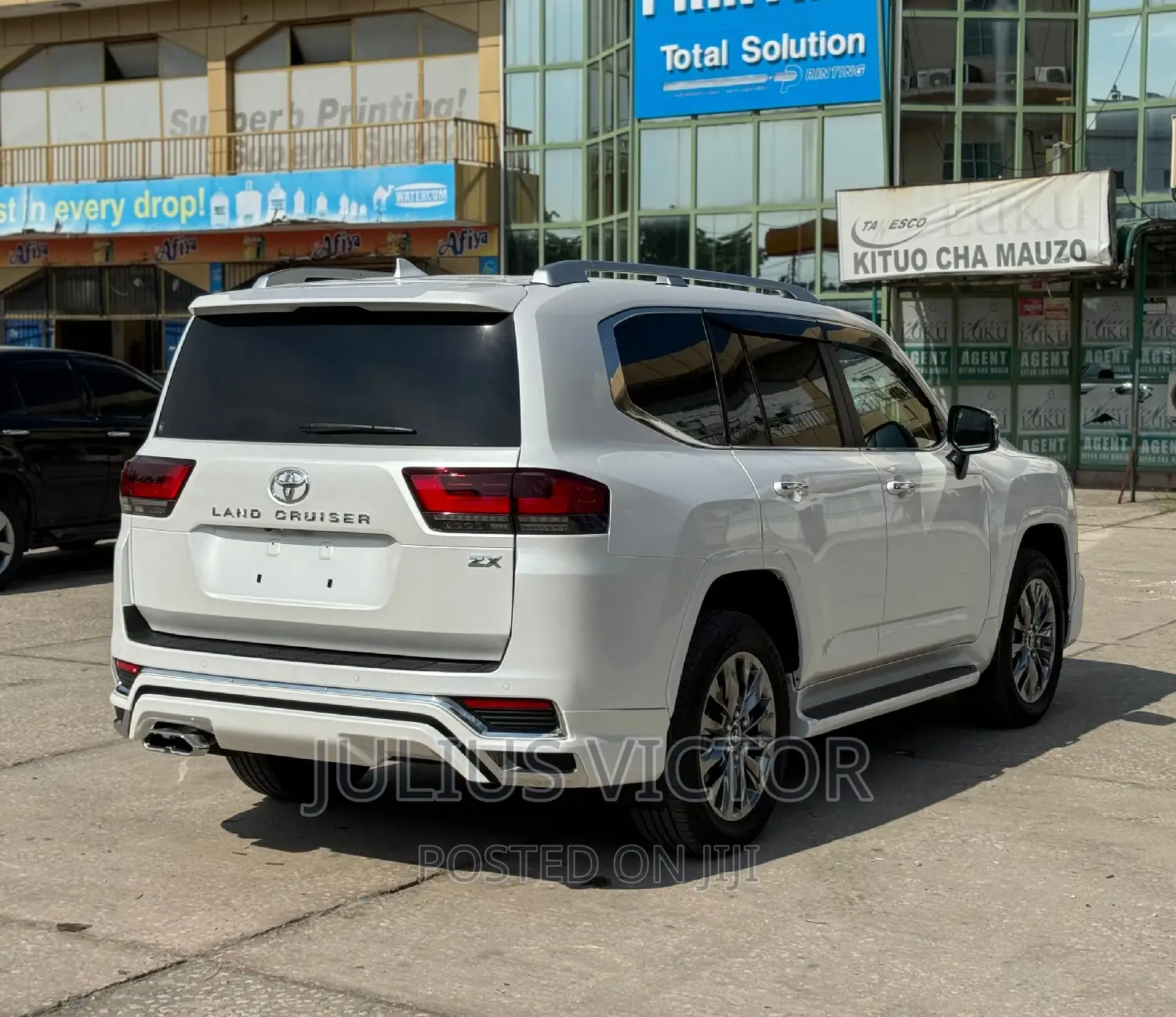 Toyota Land Cruiser 2022 White