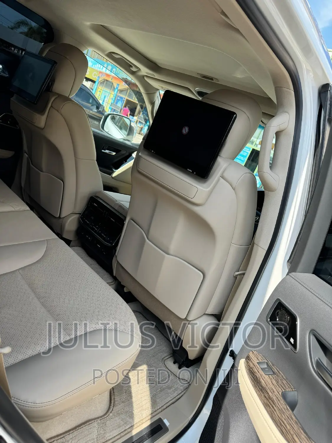 Toyota Land Cruiser 2022 White