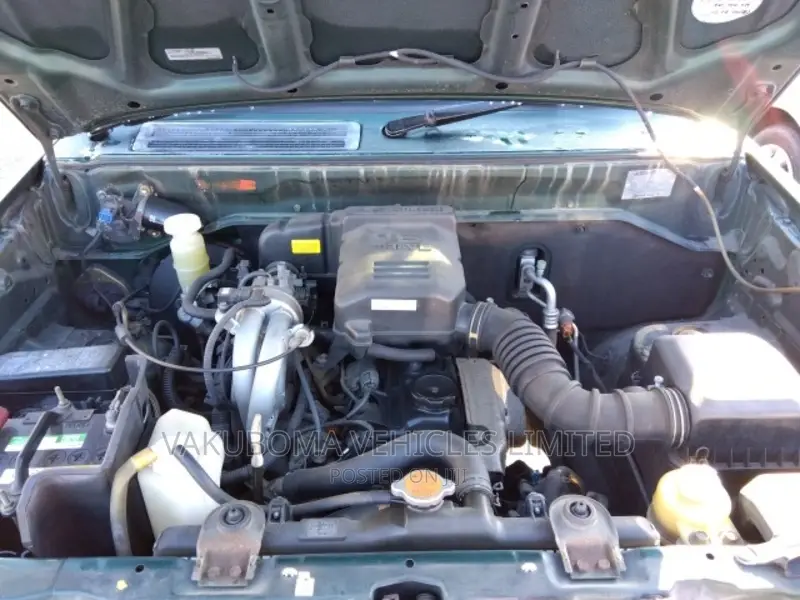 Mitsubishi Pajero 2000 Green