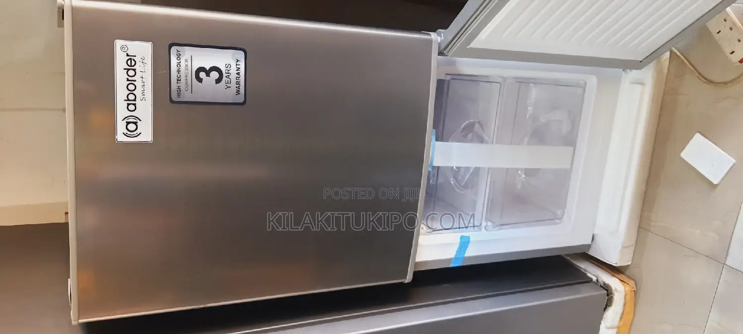 Refrigerator With 150L Aborder