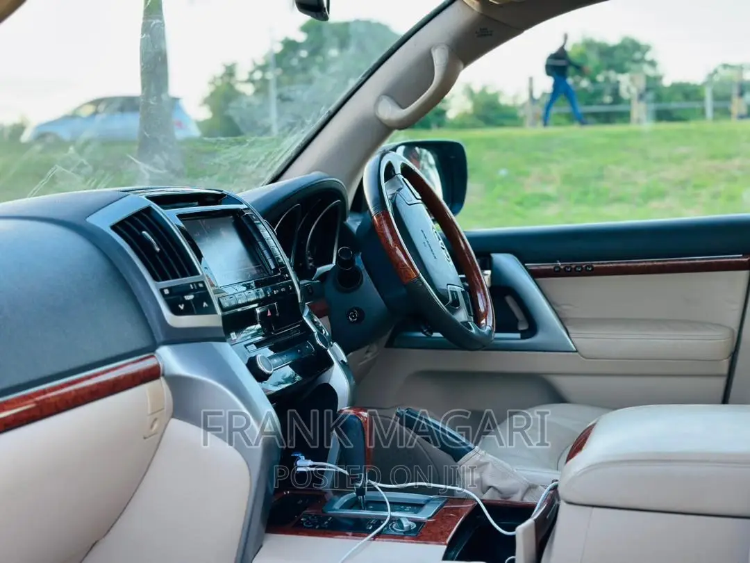 Toyota Land Cruiser 2015 Black