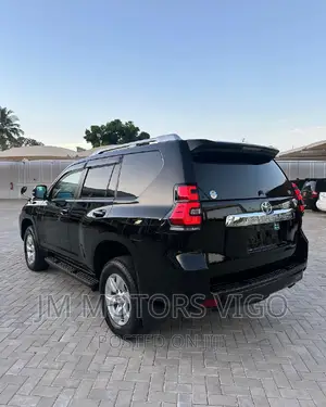 Toyota Land Cruiser Prado 2018 Black