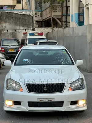Toyota Crown 2006 White