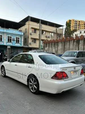 Toyota Crown 2006 White