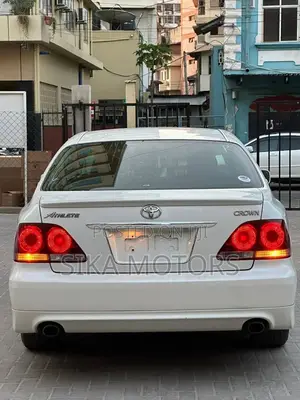Toyota Crown 2006 White