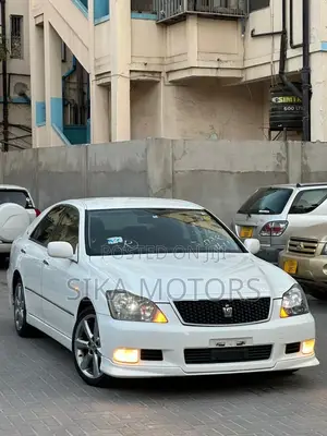 Toyota Crown 2006 White