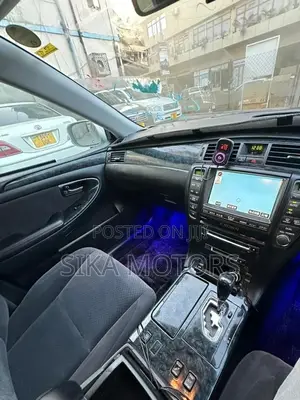 Toyota Crown 2007 Silver