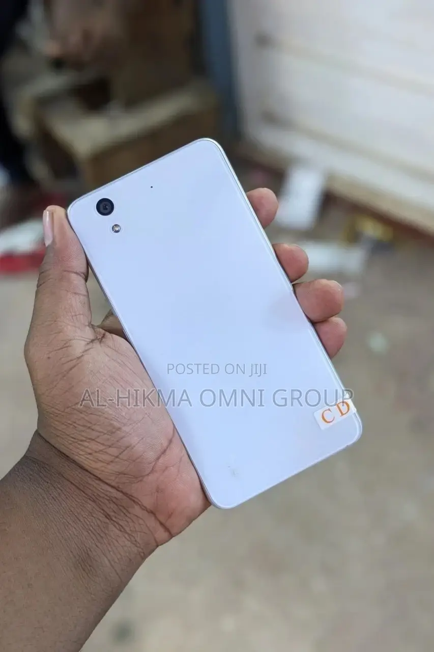 Sharp Aquos Sense 32 GB