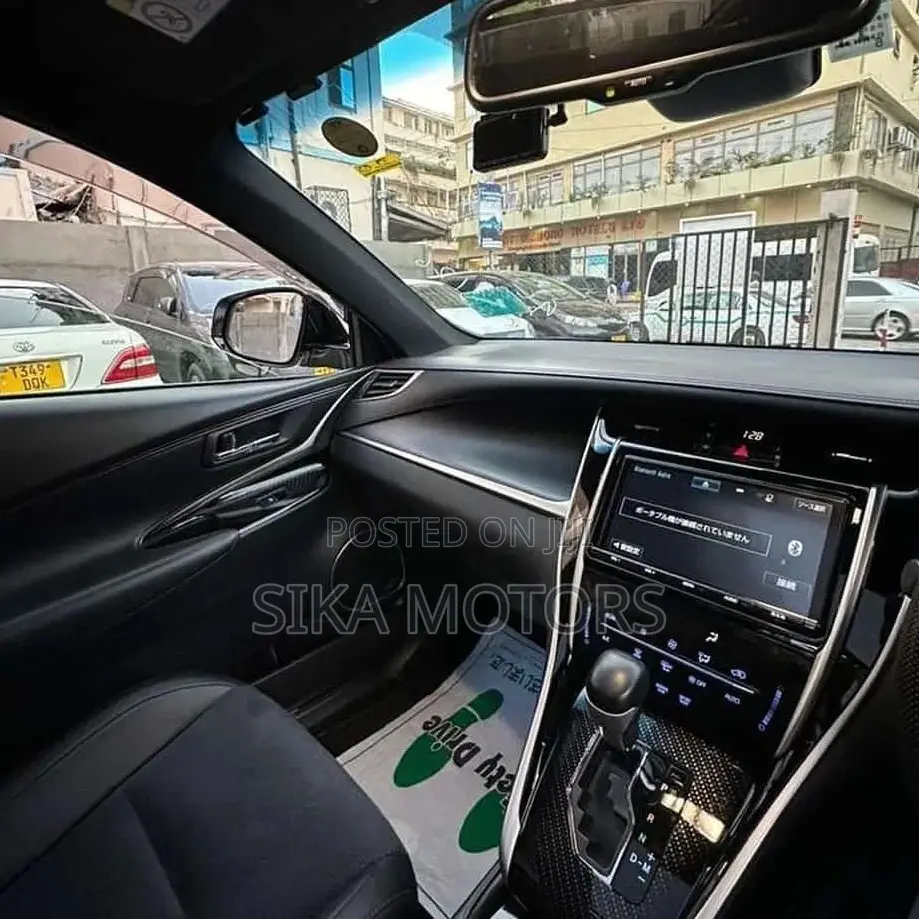 Toyota Harrier 2017 Silver
