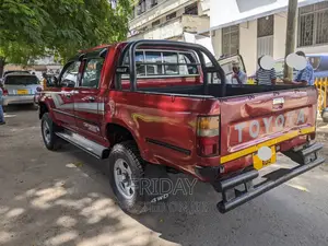 Toyota Hilux 2003 Red