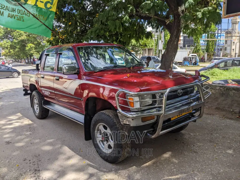 Toyota Hilux 2003 Red