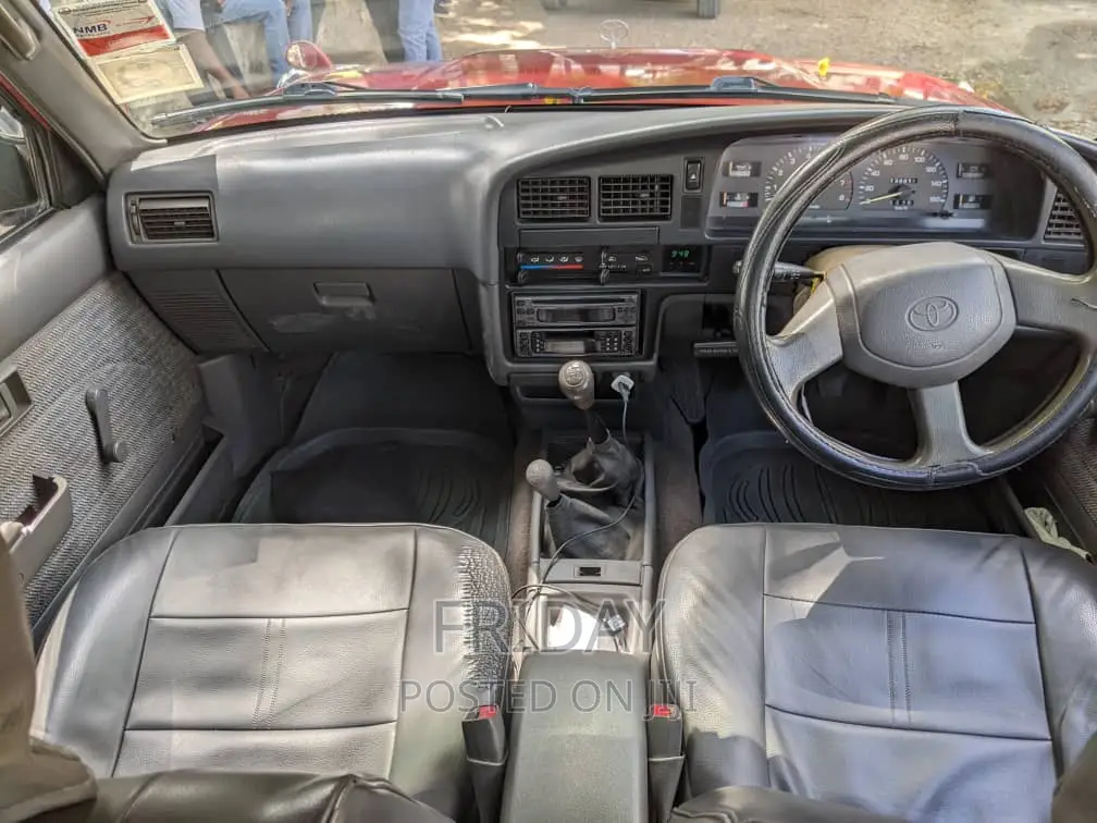 Toyota Hilux 2003 Red